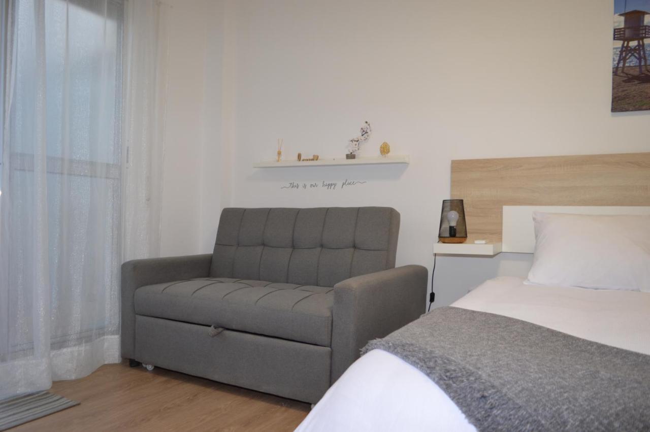 Floridos Playa Piso Reformado De 2 Habitaciones A 50M De La Playa La Cala Del Moral Luaran gambar